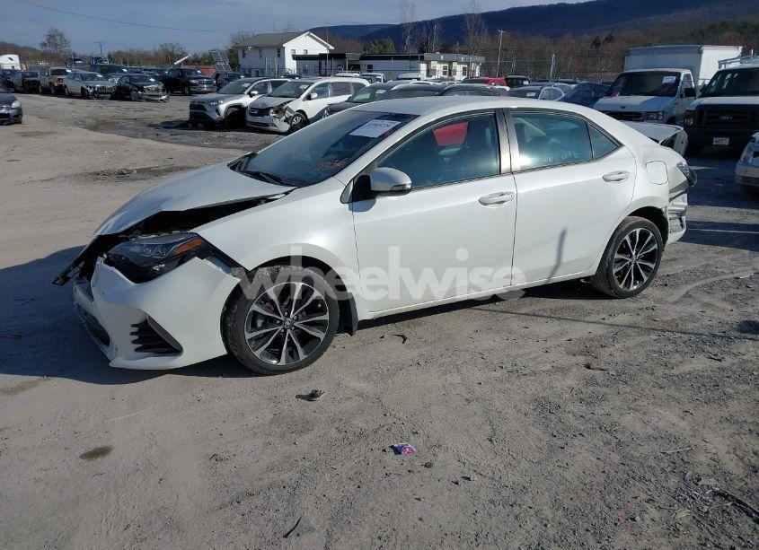 Photo 2 of 2019 Toyota Corolla SE (VIN 5YFBURHE4KP942336)