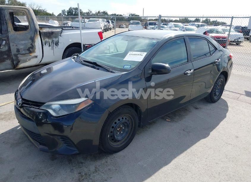 Photo 2 of 2014 Toyota Corolla LE (VIN 5YFBURHE5EP080572)