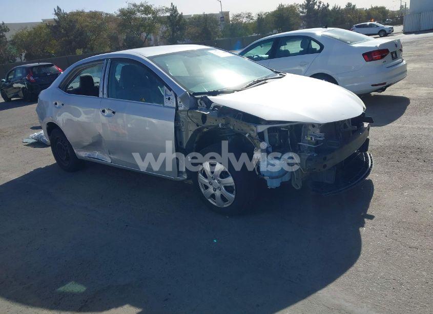 2014 Toyota Corolla L (VIN 5YFBURHE5EP114400) main photo