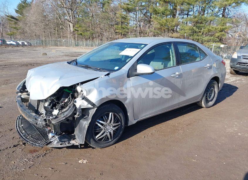 Photo 2 of 2014 Toyota Corolla LE (VIN 5YFBURHE5EP128653)