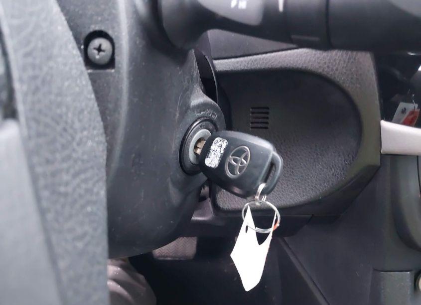 Photo 11 of 2014 Toyota Corolla LE (VIN 5YFBURHE5EP137935)