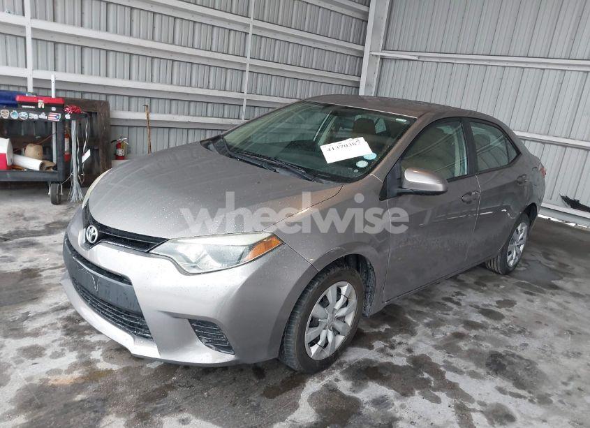 Photo 2 of 2014 Toyota Corolla LE (VIN 5YFBURHE5EP166805)