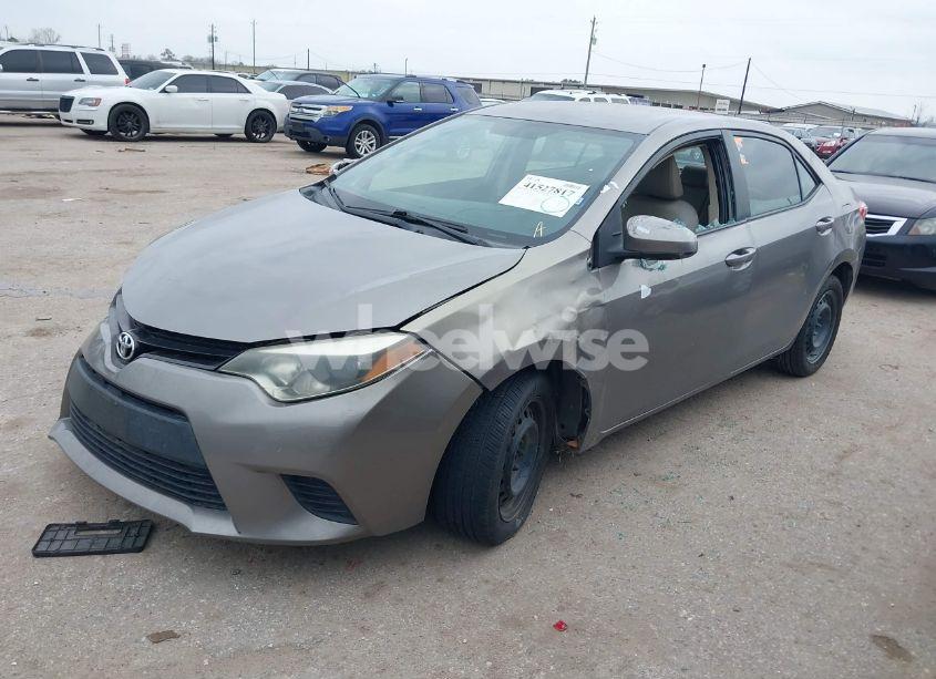 Photo 2 of 2014 Toyota Corolla LE (VIN 5YFBURHE5EP173110)