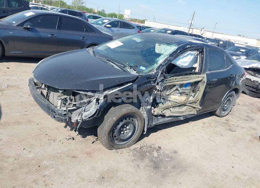 Photo 2 of 2015 Toyota Corolla LE (VIN 5YFBURHE5FP181712)