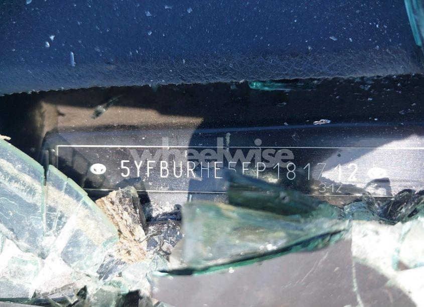 Photo 9 of 2015 Toyota Corolla LE (VIN 5YFBURHE5FP181712)