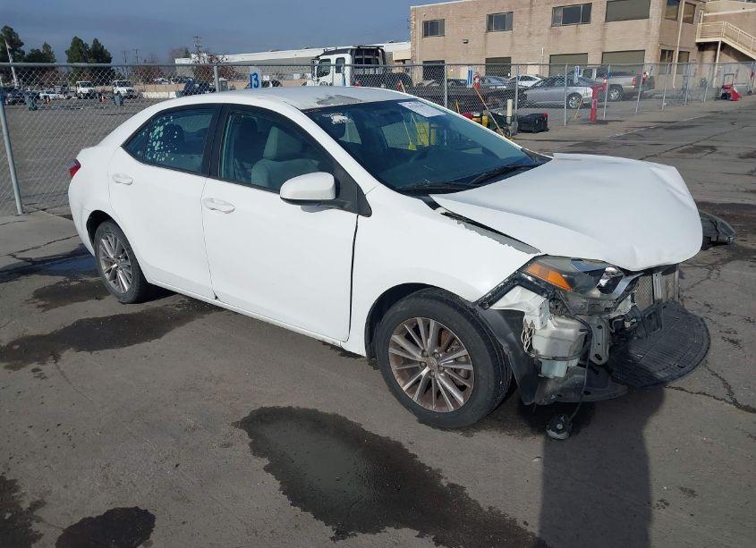 2015 Toyota Corolla LE PLUS (VIN 5YFBURHE5FP187106) main photo