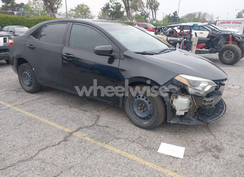 2015 Toyota Corolla LE (VIN 5YFBURHE5FP200159) main photo