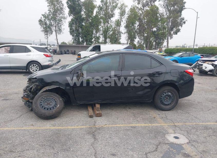 Photo 15 of 2015 Toyota Corolla LE (VIN 5YFBURHE5FP200159)