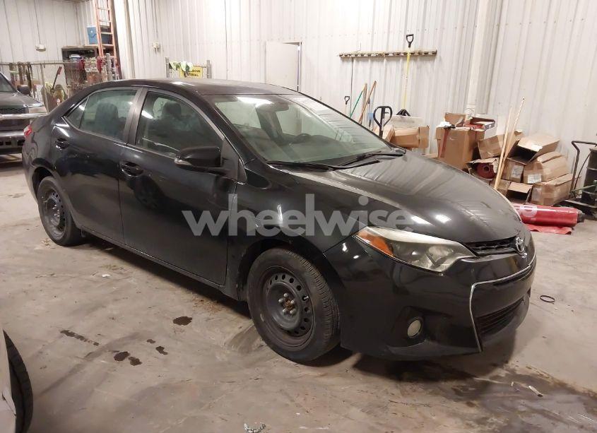 2015 Toyota Corolla S (VIN 5YFBURHE5FP203790) main photo