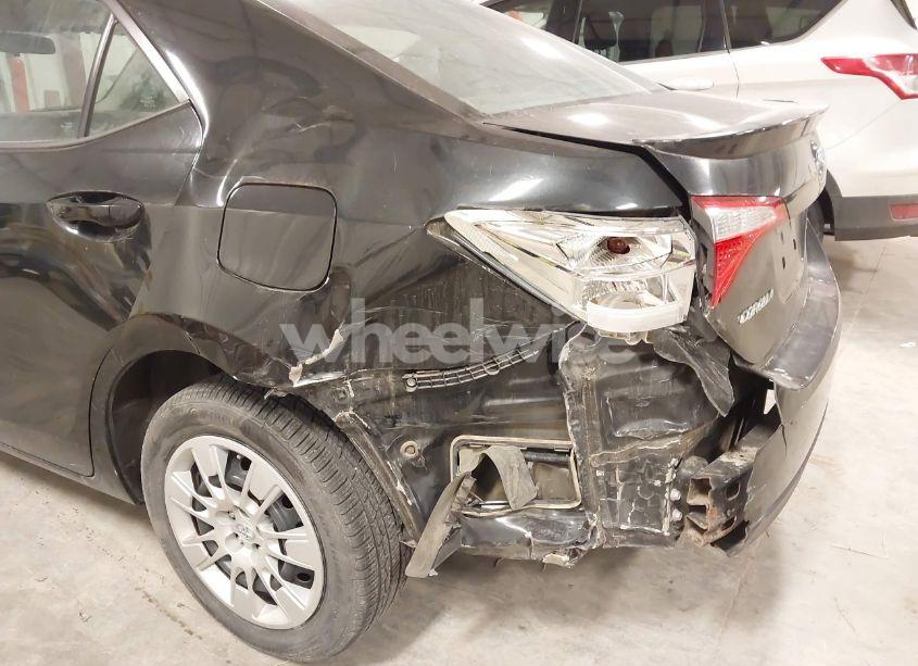 Photo 6 of 2015 Toyota Corolla S (VIN 5YFBURHE5FP203790)