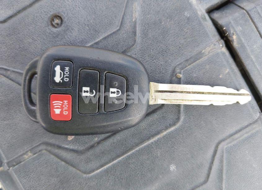 Photo 11 of 2015 Toyota Corolla LE PLUS (VIN 5YFBURHE5FP218287)