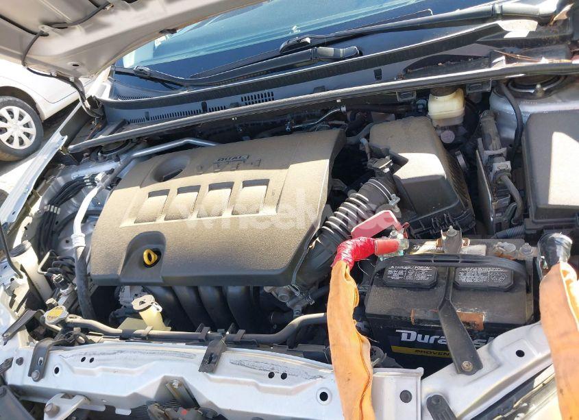 Photo 10 of 2015 Toyota Corolla L (VIN 5YFBURHE5FP231735)