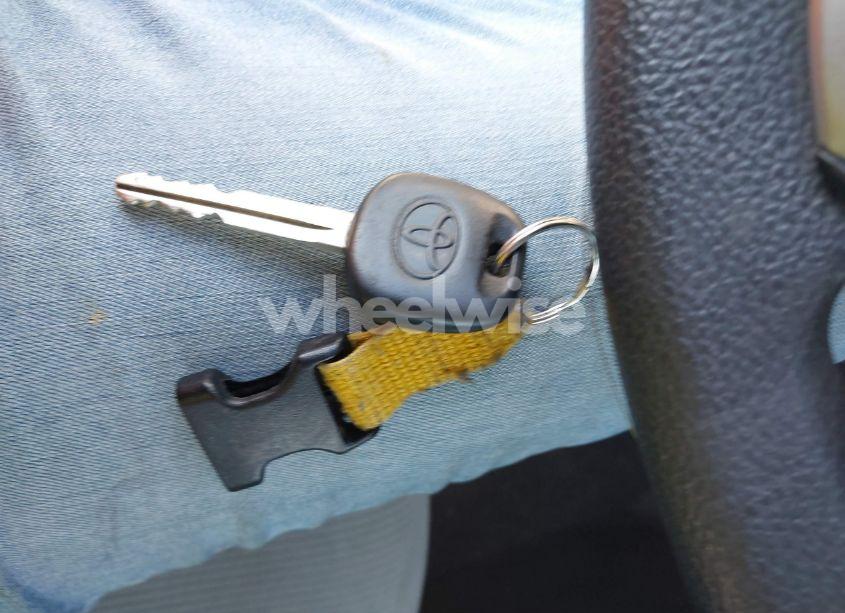 Photo 11 of 2015 Toyota Corolla L (VIN 5YFBURHE5FP231735)