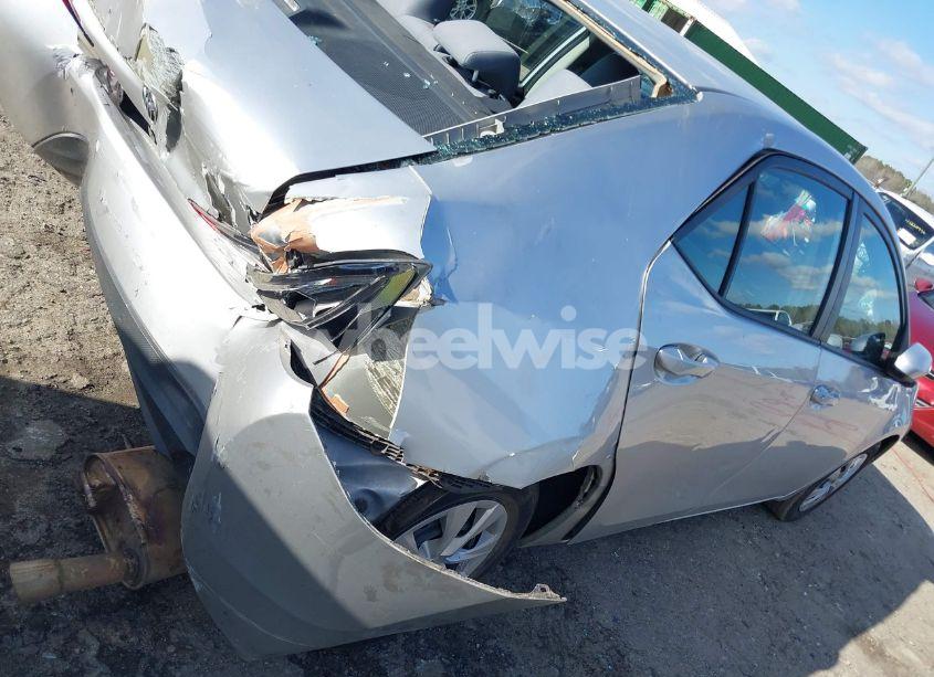 Photo 12 of 2015 Toyota Corolla L (VIN 5YFBURHE5FP231735)