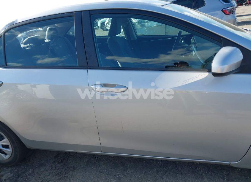 Photo 14 of 2015 Toyota Corolla L (VIN 5YFBURHE5FP231735)