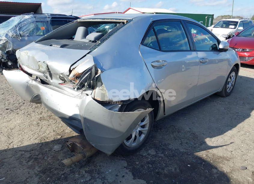 Photo 4 of 2015 Toyota Corolla L (VIN 5YFBURHE5FP231735)