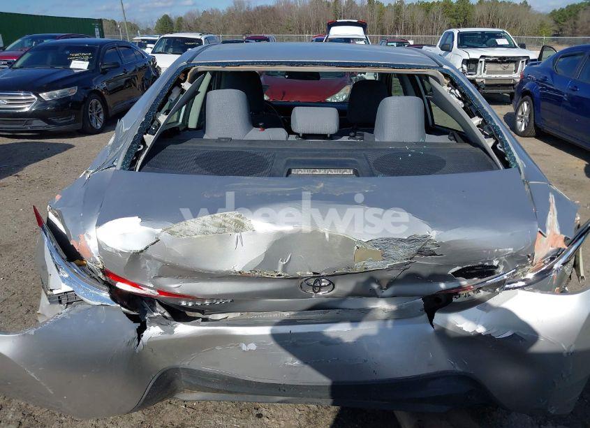 Photo 6 of 2015 Toyota Corolla L (VIN 5YFBURHE5FP231735)