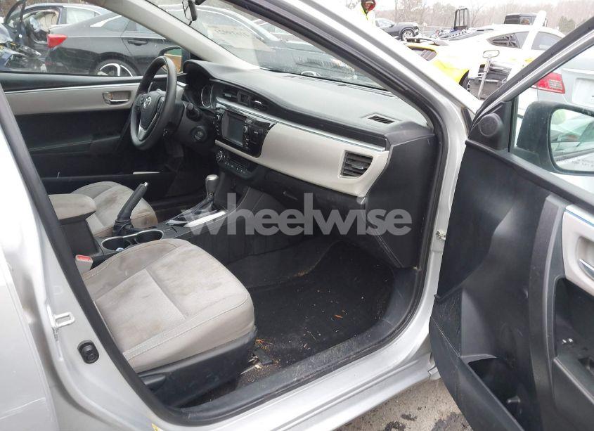 Photo 5 of 2015 Toyota Corolla LE (VIN 5YFBURHE5FP248244)