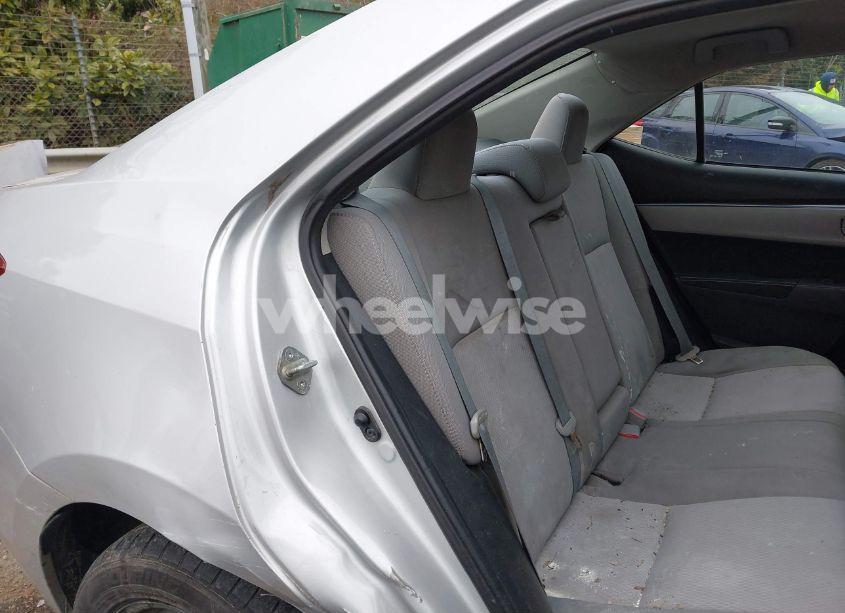 Photo 8 of 2015 Toyota Corolla LE (VIN 5YFBURHE5FP248244)