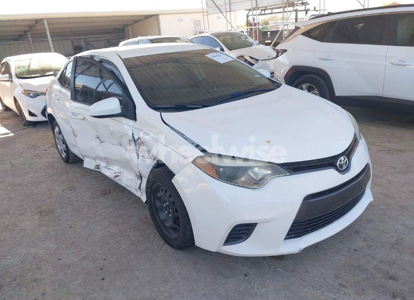 2015 Toyota Corolla LE (VIN 5YFBURHE5FP252519) main photo
