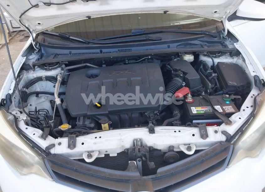 Photo 10 of 2015 Toyota Corolla LE (VIN 5YFBURHE5FP252519)