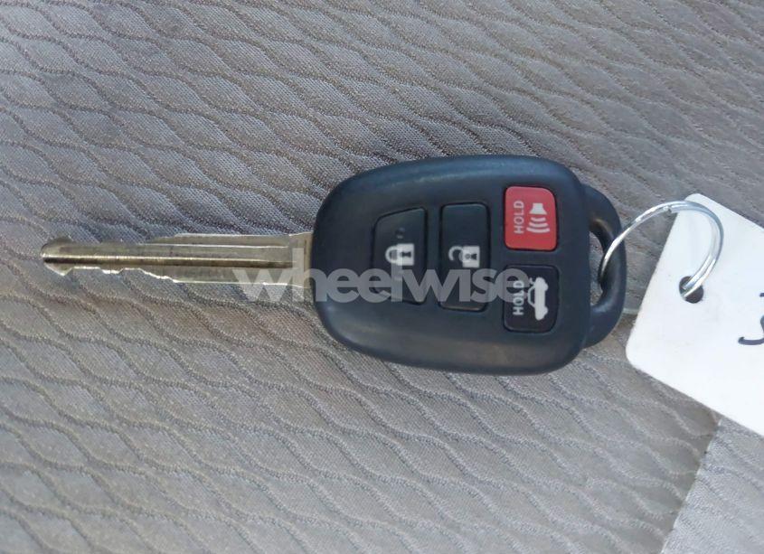 Photo 11 of 2015 Toyota Corolla LE (VIN 5YFBURHE5FP252519)