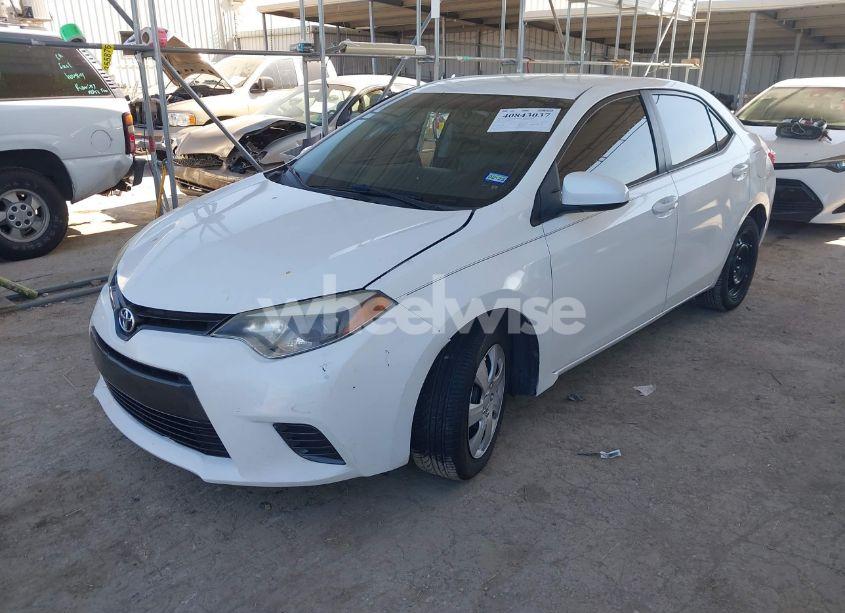 Photo 2 of 2015 Toyota Corolla LE (VIN 5YFBURHE5FP252519)