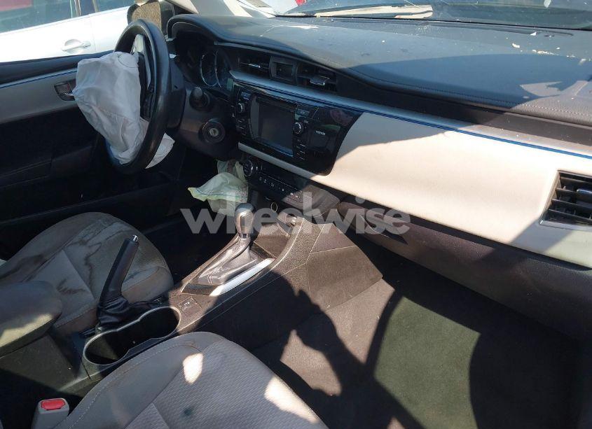 Photo 5 of 2015 Toyota Corolla LE (VIN 5YFBURHE5FP263259)