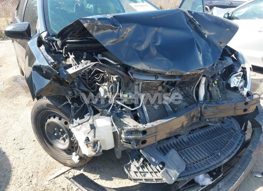 Photo 6 of 2015 Toyota Corolla LE (VIN 5YFBURHE5FP263259)