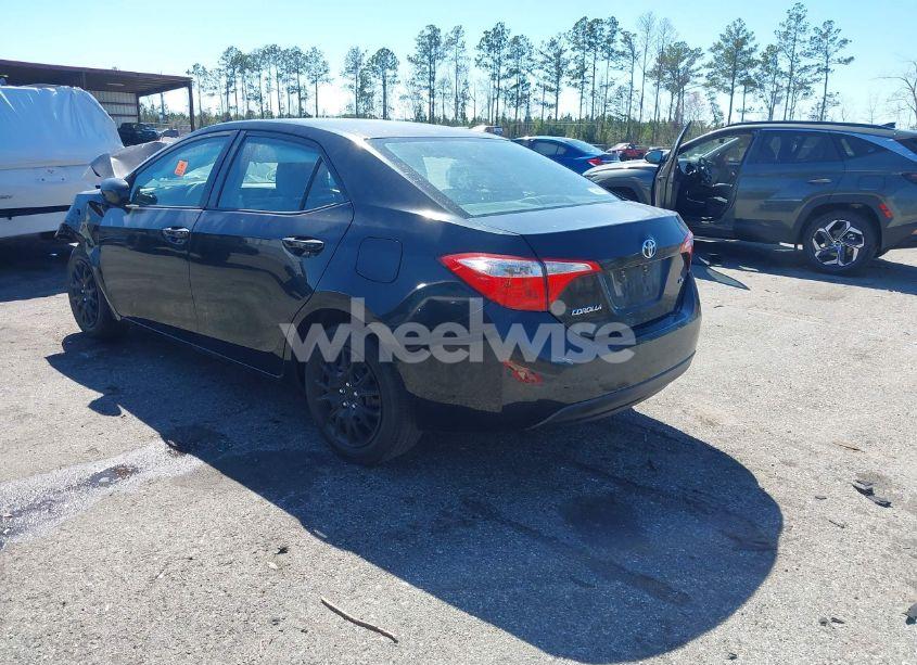Photo 3 of 2015 Toyota Corolla LE (VIN 5YFBURHE5FP266677)