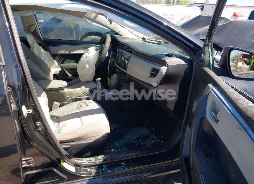 Photo 5 of 2015 Toyota Corolla LE (VIN 5YFBURHE5FP266677)