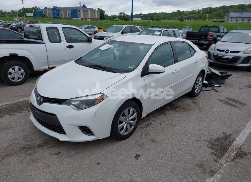 Photo 2 of 2015 Toyota Corolla LE (VIN 5YFBURHE5FP292891)