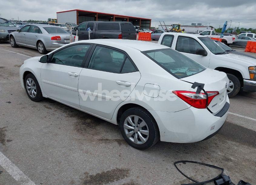 Photo 3 of 2015 Toyota Corolla LE (VIN 5YFBURHE5FP292891)