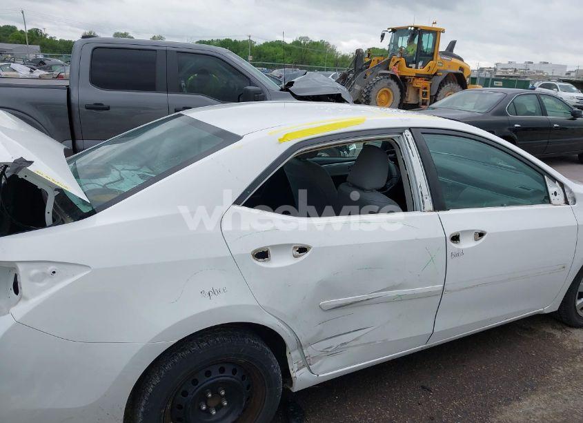 Photo 6 of 2015 Toyota Corolla LE (VIN 5YFBURHE5FP292891)