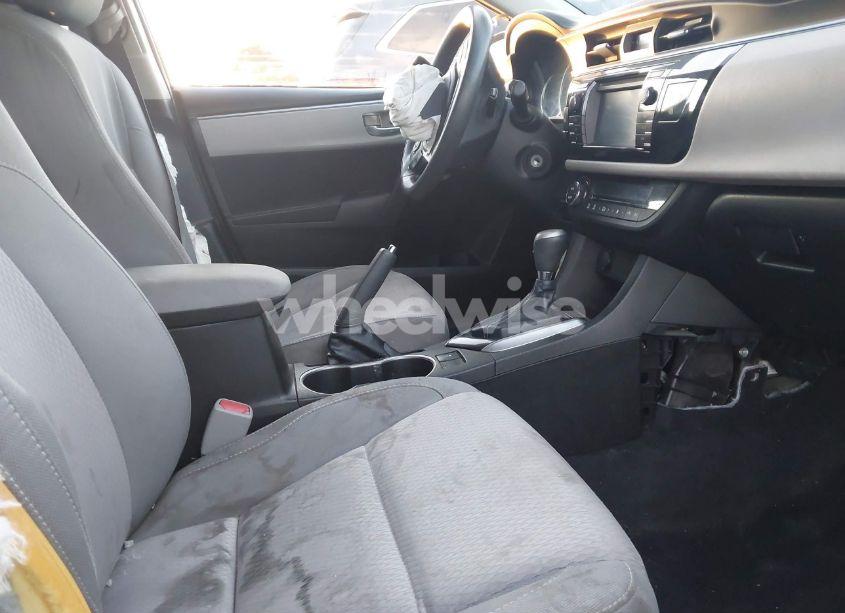 Photo 5 of 2015 Toyota Corolla LE (VIN 5YFBURHE5FP299873)