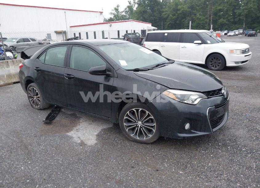 2015 Toyota Corolla S PLUS (VIN 5YFBURHE5FP343869) main photo