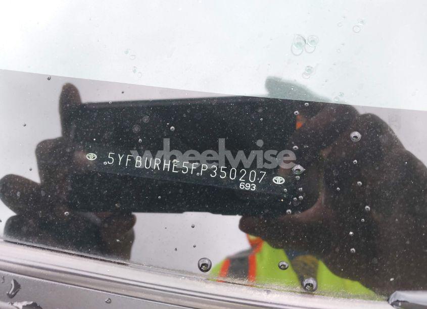 Photo 9 of 2015 Toyota Corolla LE (VIN 5YFBURHE5FP350207)