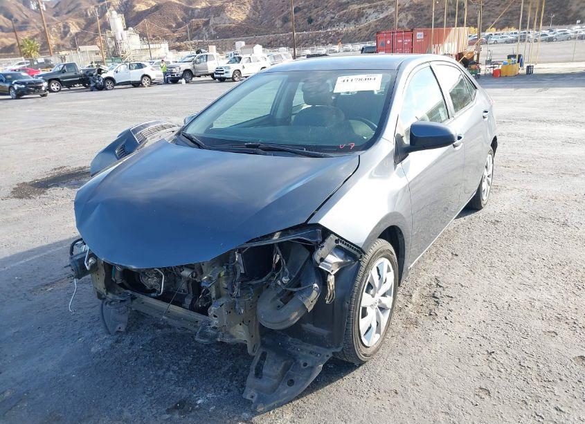 Photo 2 of 2015 Toyota Corolla LE (VIN 5YFBURHE5FP351793)