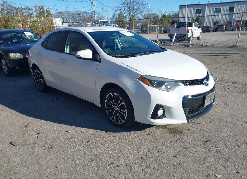 2015 Toyota Corolla S PLUS (VIN 5YFBURHE5FP353656) main photo