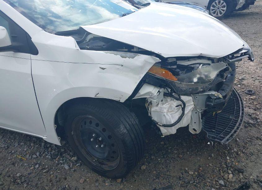 Photo 18 of 2016 Toyota Corolla LE (VIN 5YFBURHE5GP390594)