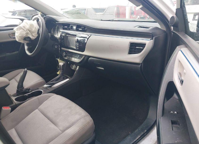 Photo 5 of 2016 Toyota Corolla LE (VIN 5YFBURHE5GP390594)