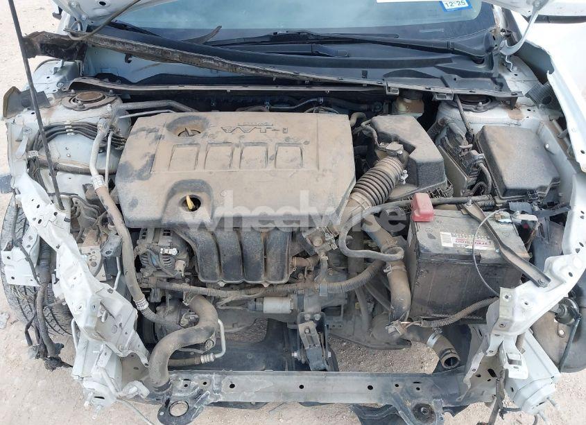 Photo 10 of 2016 Toyota Corolla LE (VIN 5YFBURHE5GP404297)