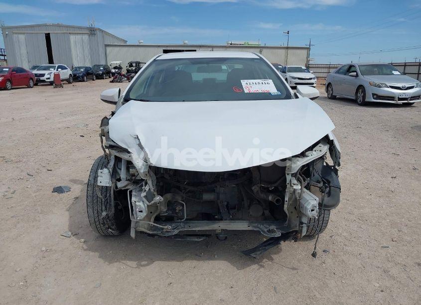 Photo 13 of 2016 Toyota Corolla LE (VIN 5YFBURHE5GP404297)