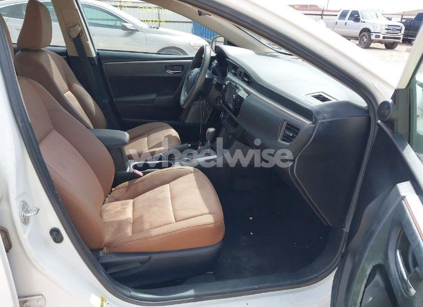 Photo 5 of 2016 Toyota Corolla LE (VIN 5YFBURHE5GP404297)