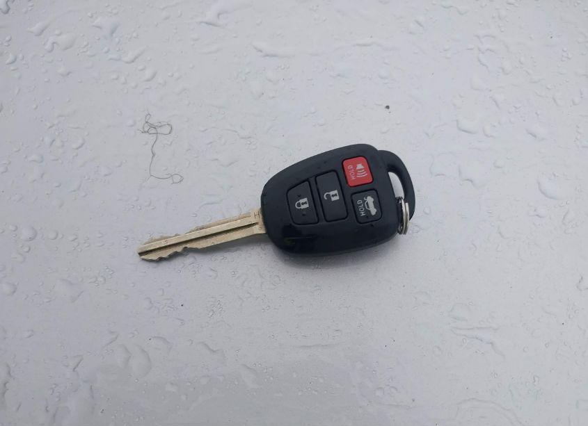 Photo 11 of 2016 Toyota Corolla LE (VIN 5YFBURHE5GP408785)