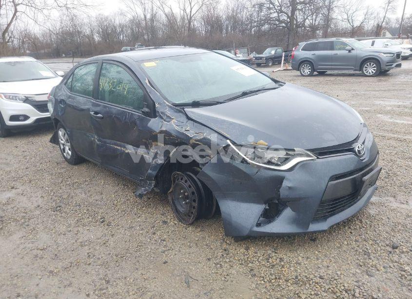 2016 Toyota Corolla LE (VIN 5YFBURHE5GP421262) main photo