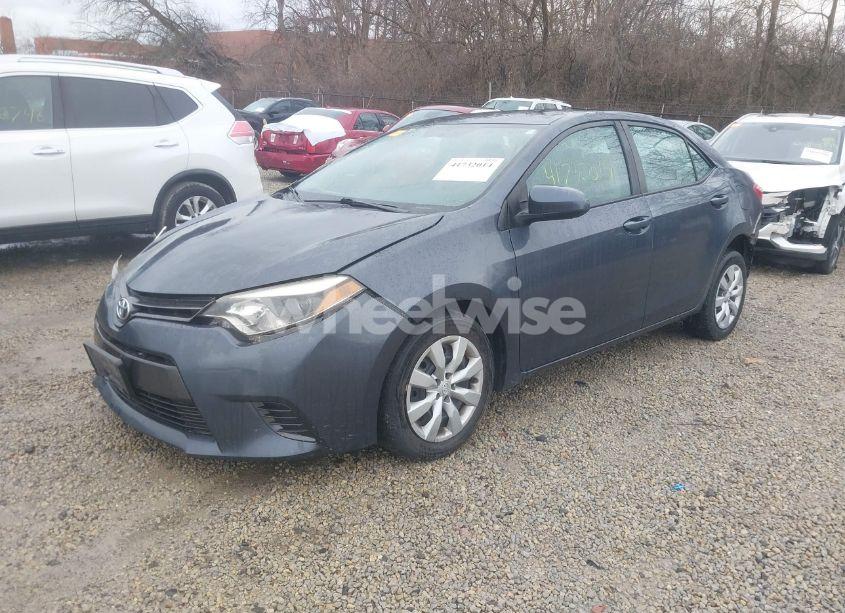 Photo 2 of 2016 Toyota Corolla LE (VIN 5YFBURHE5GP421262)
