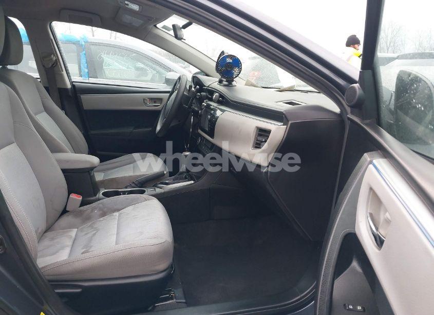 Photo 5 of 2016 Toyota Corolla LE (VIN 5YFBURHE5GP424792)