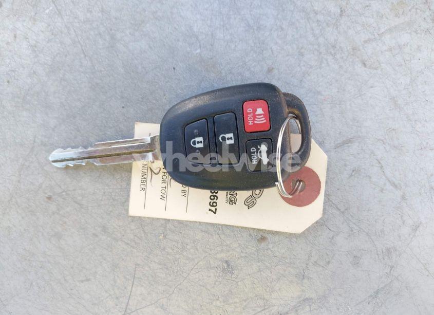 Photo 11 of 2016 Toyota Corolla LE (VIN 5YFBURHE5GP430558)