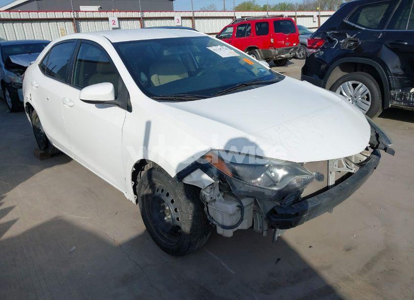 2016 Toyota Corolla LE (VIN 5YFBURHE5GP452303) main photo